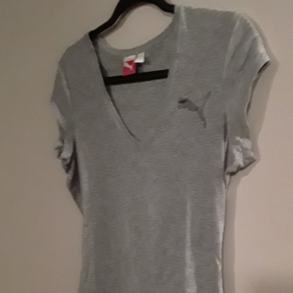 Puma Women's V-Neck Teeshirt - Picture 2 of 11